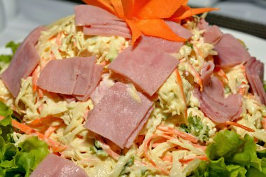 lahana salatası jambon ve mayonnsise