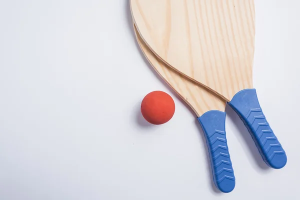 Tenis de playa, pelota de paddle, matkot. Raquetas de playa y pelota , — Foto de Stock