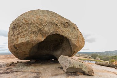 Lajedo de Pai Mateus caati içinde bir ünlü rock oluşumdur