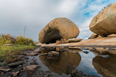 Lajedo de Pai Mateus caati içinde bir ünlü rock oluşumdur