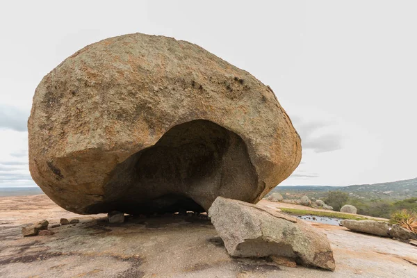 Lajedo de Pai Mateus caati içinde bir ünlü rock oluşumdur