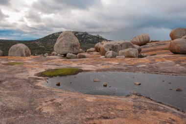 Lajedo de Pai Mateus caati içinde bir ünlü rock oluşumdur