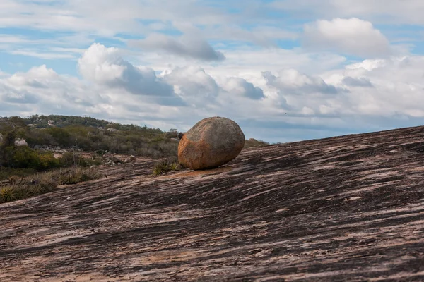 Lajedo de Pai Mateus caati içinde bir ünlü rock oluşumdur