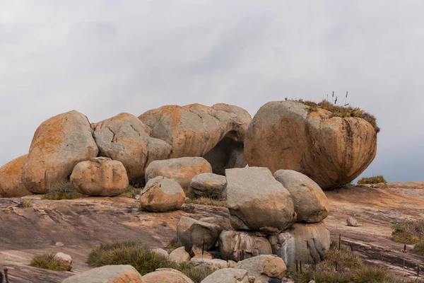 Lajedo de Pai Mateus caati içinde bir ünlü rock oluşumdur