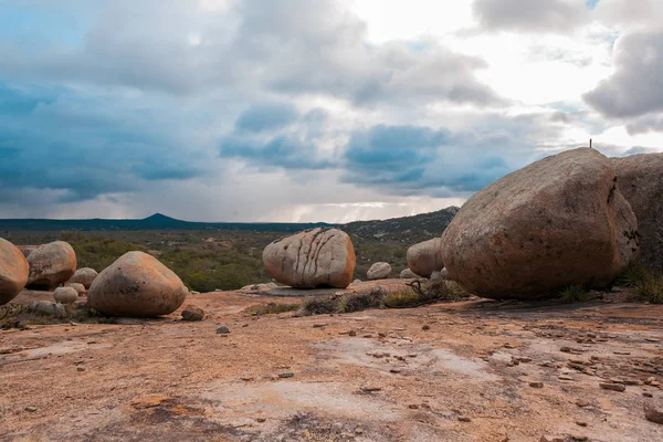 Lajedo de Pai Mateus caati içinde bir ünlü rock oluşumdur
