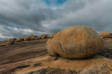 Lajedo de Pai Mateus caati içinde bir ünlü rock oluşumdur