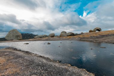 Lajedo de Pai Mateus caati içinde bir ünlü rock oluşumdur
