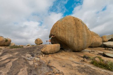 Lajedo de Pai Mateus - ünlü rock oluşumunda turist