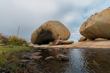 Lajedo de Pai Mateus - ünlü rock oluşumunda turist
