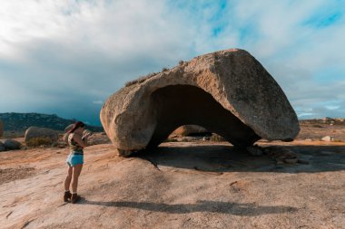 Lajedo de Pai Mateus - ünlü rock oluşumunda turist