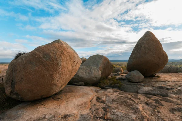 Lajedo de Pai Mateus caati içinde bir ünlü rock oluşumdur