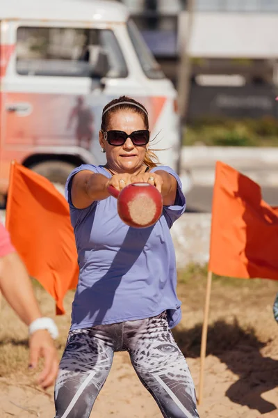 Cabedelo, işlevsel devre eğitim, sahilinde Paraiba, Brezilya - 7 Ekim 2017 - kadın