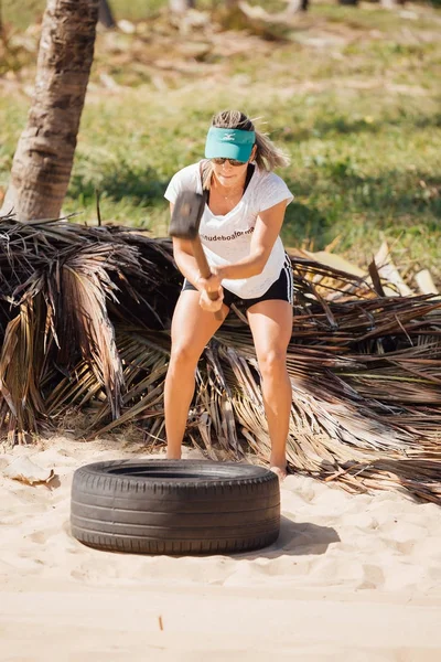 Cabedelo, işlevsel devre eğitim, sahilinde Paraiba, Brezilya - 7 Ekim 2017 - kadın