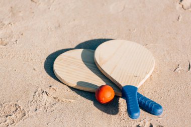 Plaj Tenisi, plaj Raket topu, matkot. Raketleri ve topu sahilde plaj