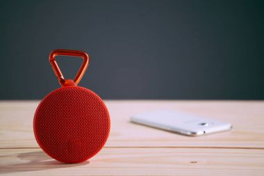 Akıllı telefon ile Bluetooth Hoparlör