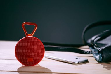 Akıllı telefon ile Bluetooth Hoparlör