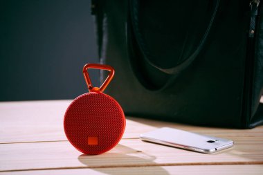 Akıllı telefon ile Bluetooth Hoparlör