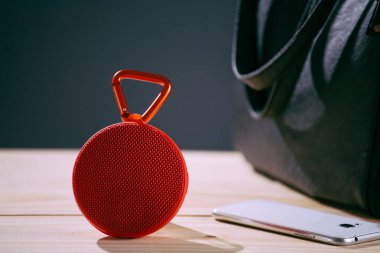 Akıllı telefon ile Bluetooth Hoparlör