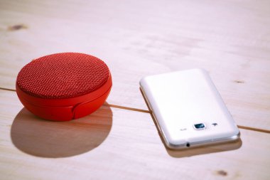 Akıllı telefon ile Bluetooth Hoparlör