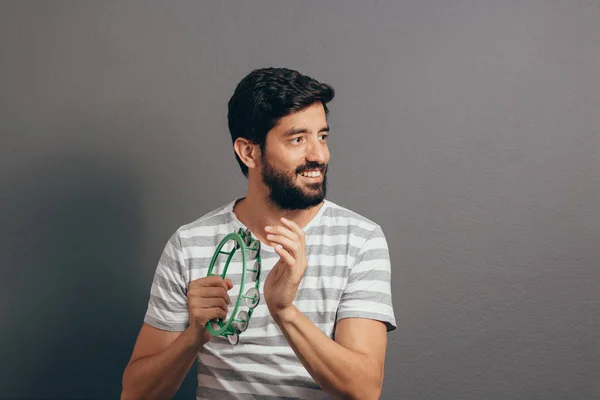 Portrait of Brazilian guy wearing carnival costume — Stock Photo, Image