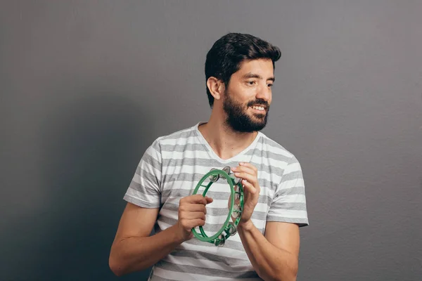 Portrait of Brazilian guy wearing carnival costume — Stock Photo, Image