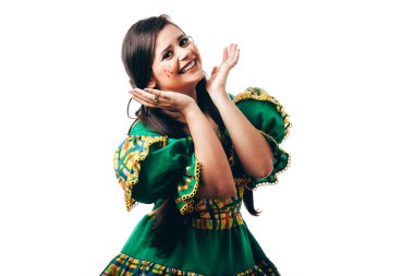 Festa Junina için tipik kıyafetler giyen Brezilyalı kadın.