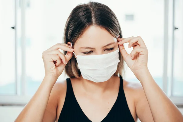 Portrait Woman Wearing Surgical Mask Home Covid Coronavirus Quarantine Concept — Stock Photo, Image