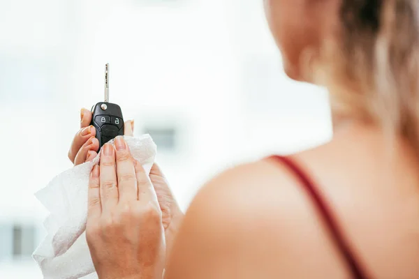 Limpieza Llaves Del Coche Para Evitar Contaminación Por Coronavirus Precaución — Foto de Stock