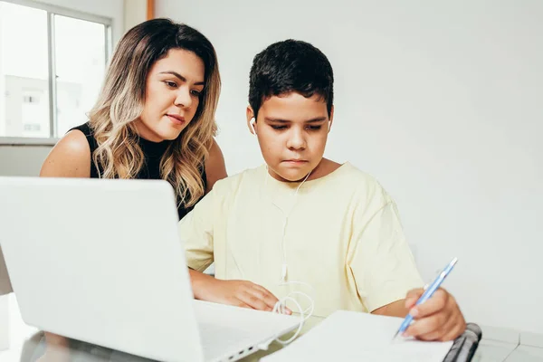 Young Student Doing Homework Home Laptop Helped His Mother Mom — Stock Photo, Image