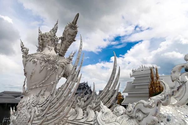 Close Van Hindoe Beeldhouwkunst Beschoten Thaise Tempel — Stockfoto