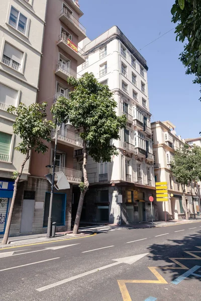 Spanyolca Sokak Görünümü Açık Gökyüzü Altında — Stok fotoğraf