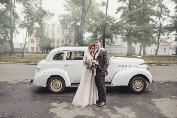 結婚式車と優しさ weddig 愛 — ストック写真