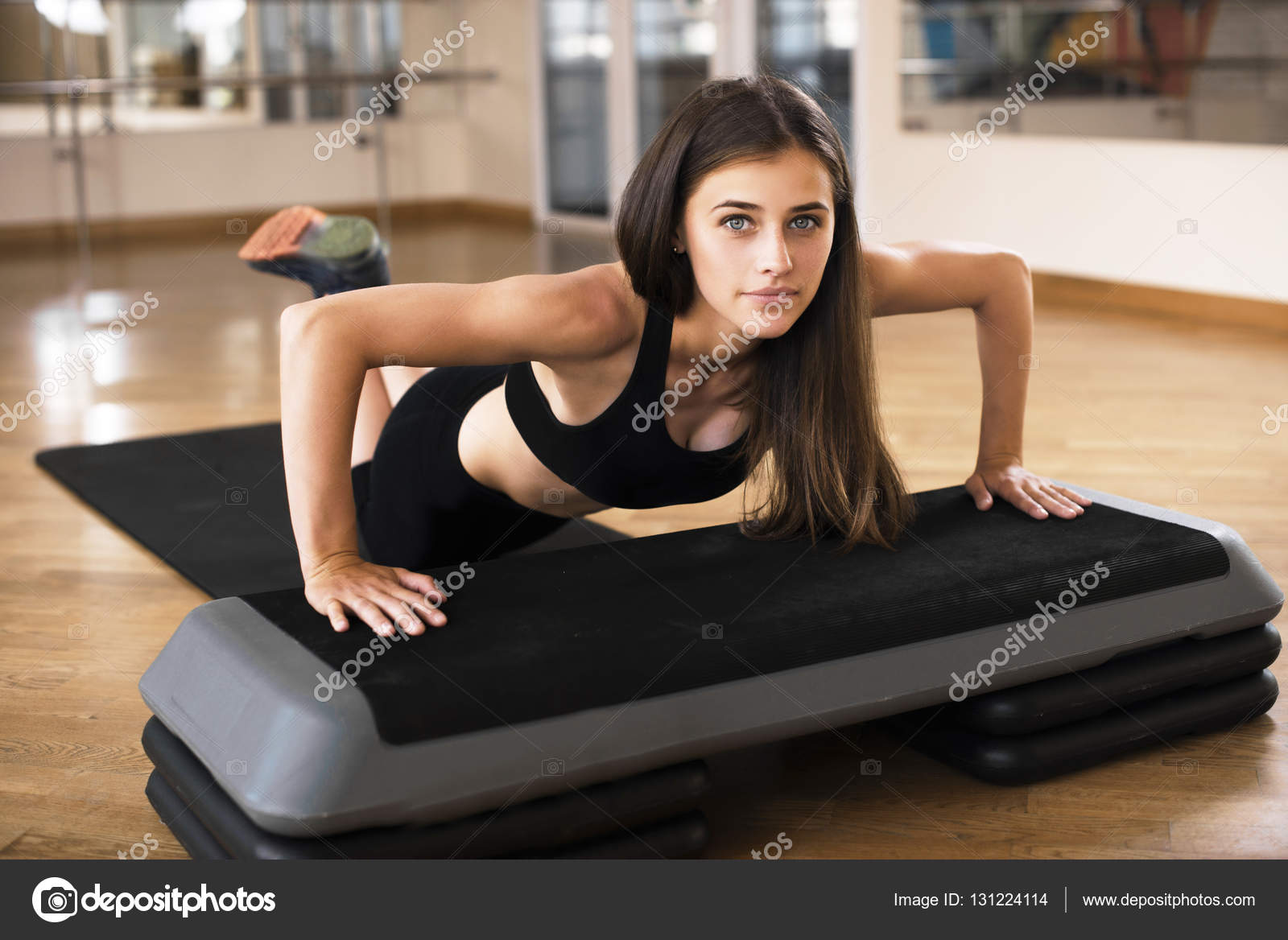 nude fitness models working out nude fitness models working out