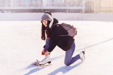 Elbiseli kız ayakkabı bağcığı bağlama mittens skates