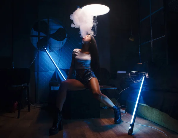 seksi vape kadın ve clouding