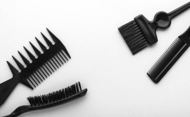 profesyonel tarak üzerine beyaz izole