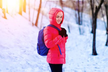 Kış dağlarda yürüyüş