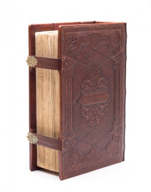 çok eski İncil kitap üzerinde beyaz izole