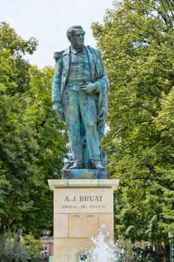 Amiral Bruat Marsfeld Fransız Colmar şehir Alsace'deki / daki üzerinde Fountain bronz heykeli