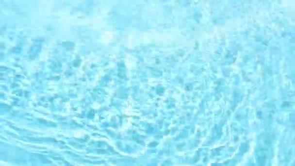 Woda Gazowana Krystalicznie Czysta Basenie Słońcu Odbicia Powierzchni Wody — Wideo stockowe
