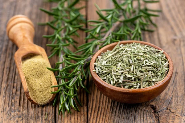 Wooden Bowl Filled Whole Dried Rosmary Spice Shovel Ground Rosemary — Stock Photo, Image