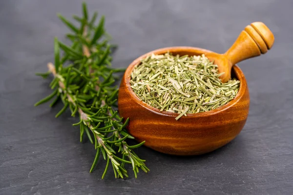 Wooden Bowl Whole Dried Rosemary Spice Shovel Fresh Rosemary Twigs — Stock Photo, Image