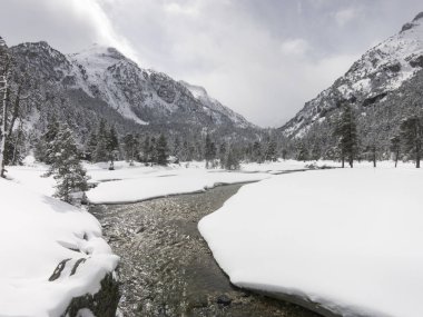 Pont d'espagne (Cauterets, Fransa, büyük vadi)