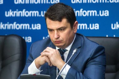 Müdürü Ulusal yolsuzlukla Bürosu, Ukrayna Artem Sytnyk sırasında düzenlediği basın toplantısında Kiev, Ukrayna