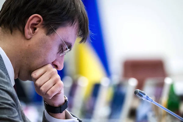 Minister für Infrastruktur der Ukraine volodymyr omelian während der Sitzung des Ministerkabinetts in Kiew, Ukraine — Stockfoto