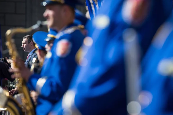 On the occasion of the National Flag Day on August 23 Kyiv Mayor — Stock Photo, Image