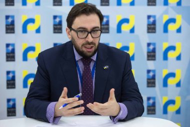 Kiev, Ukrayna - 27 Aralık 2017: Kafa, Nato ofiste Ukrayna Oleksandr Vinnykov sırasında bir brifing Kiev, Ukrayna.