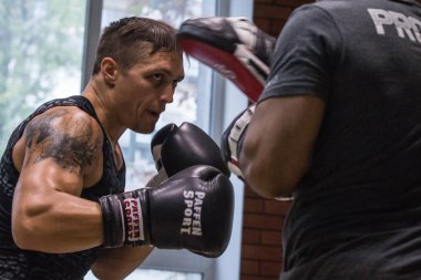Açık bir eğitimden Ukraynalı boksör Oleksandr Usyk Kiev, Ukrayna