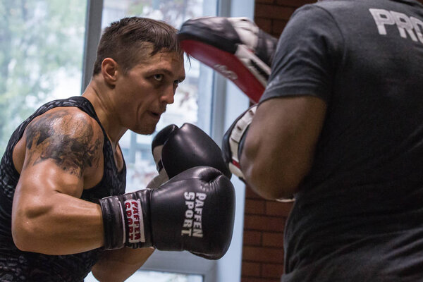 Открытый тренинг украинского боксера Александра Усыка в Киеве, Украина
