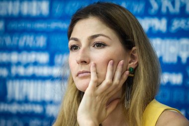 Bilgi İlkesi bakan yardımcısı Ukrayna Emine Dzhaparova sırasında düzenlediği basın toplantısında Kiev, Ukrayna